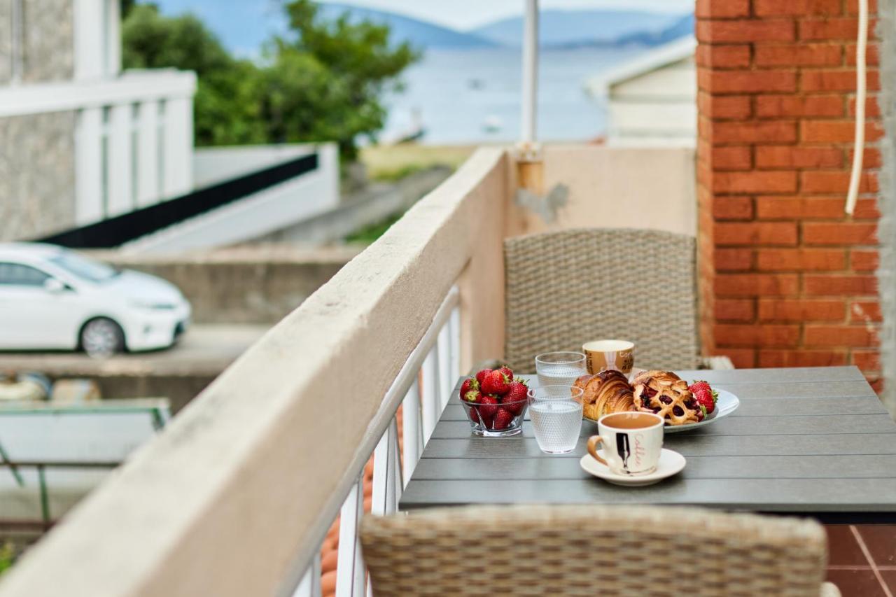 Villa Waikiki Beach House Tivat Exterior foto