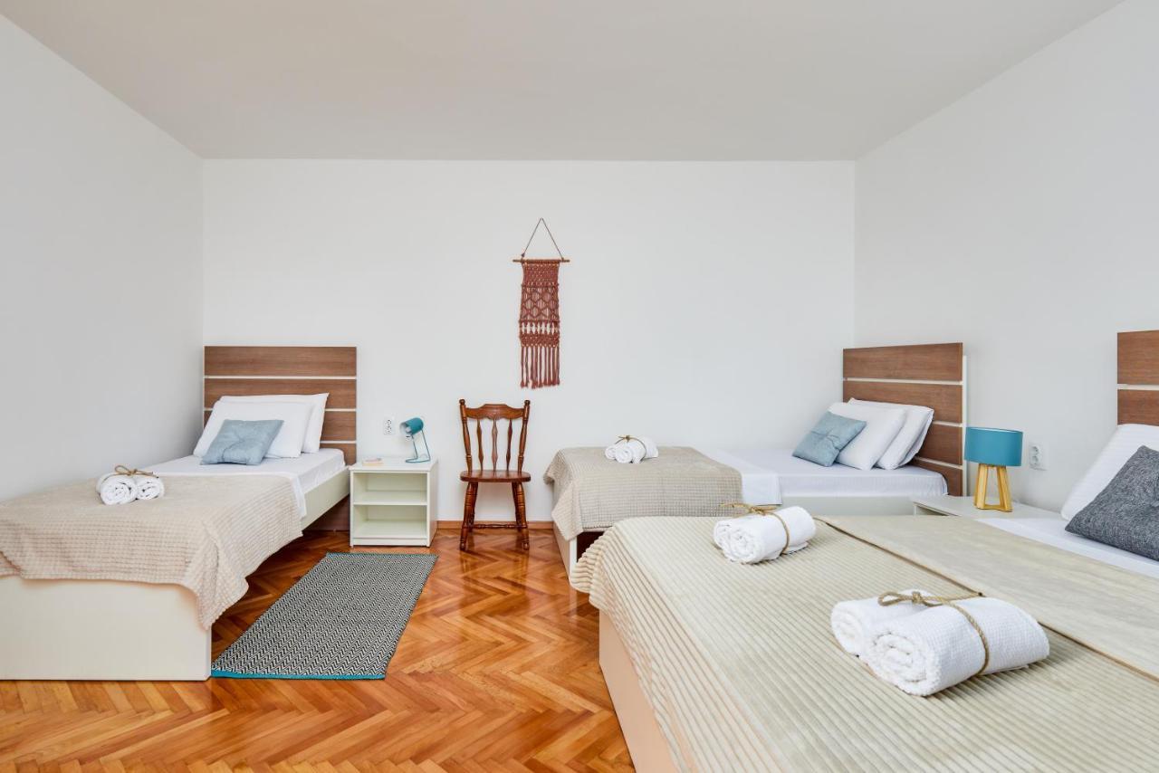 Villa Waikiki Beach House Tivat Exterior foto