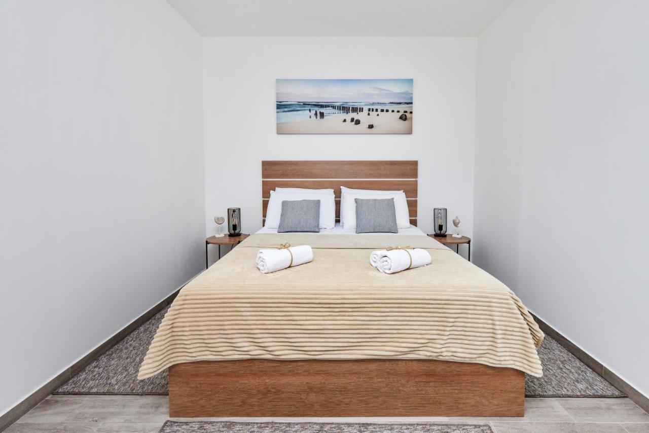 Villa Waikiki Beach House Tivat Exterior foto