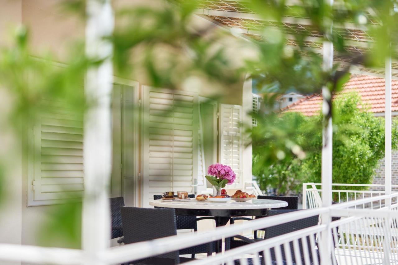 Villa Waikiki Beach House Tivat Exterior foto