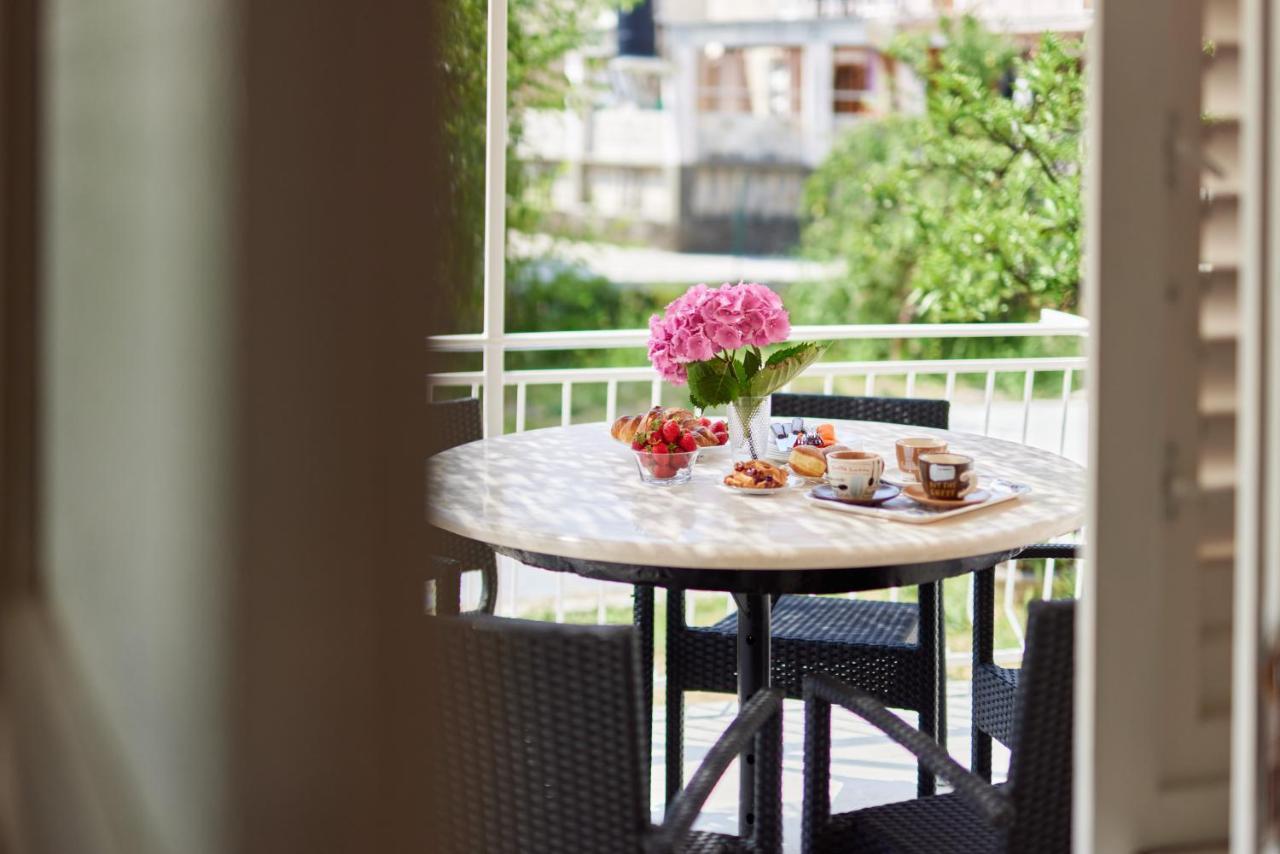 Villa Waikiki Beach House Tivat Exterior foto