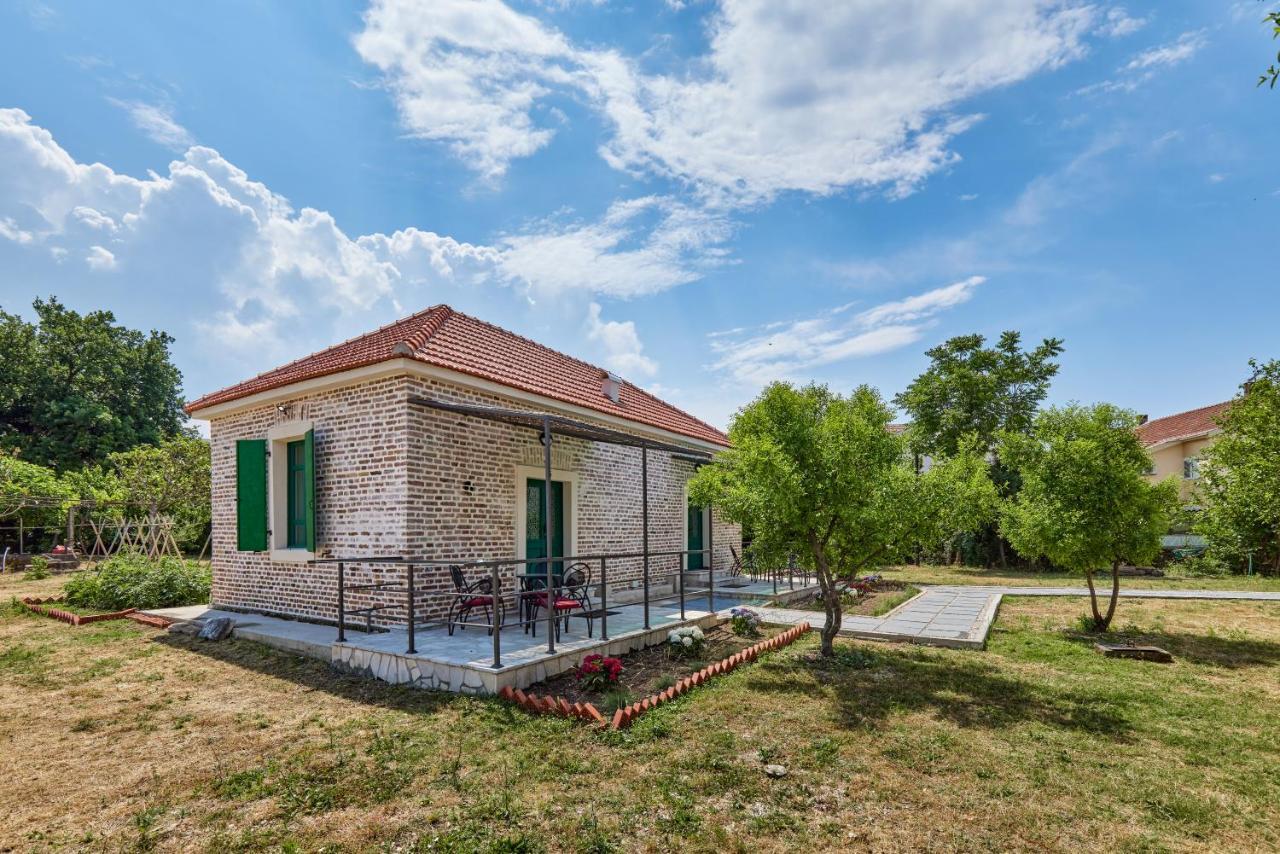 Villa Waikiki Beach House Tivat Exterior foto